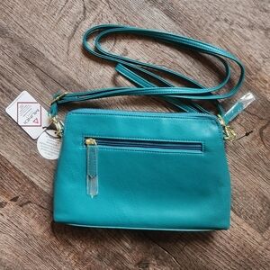 Mundi NWT Vegan Antimicrobial RFID Teal Purse